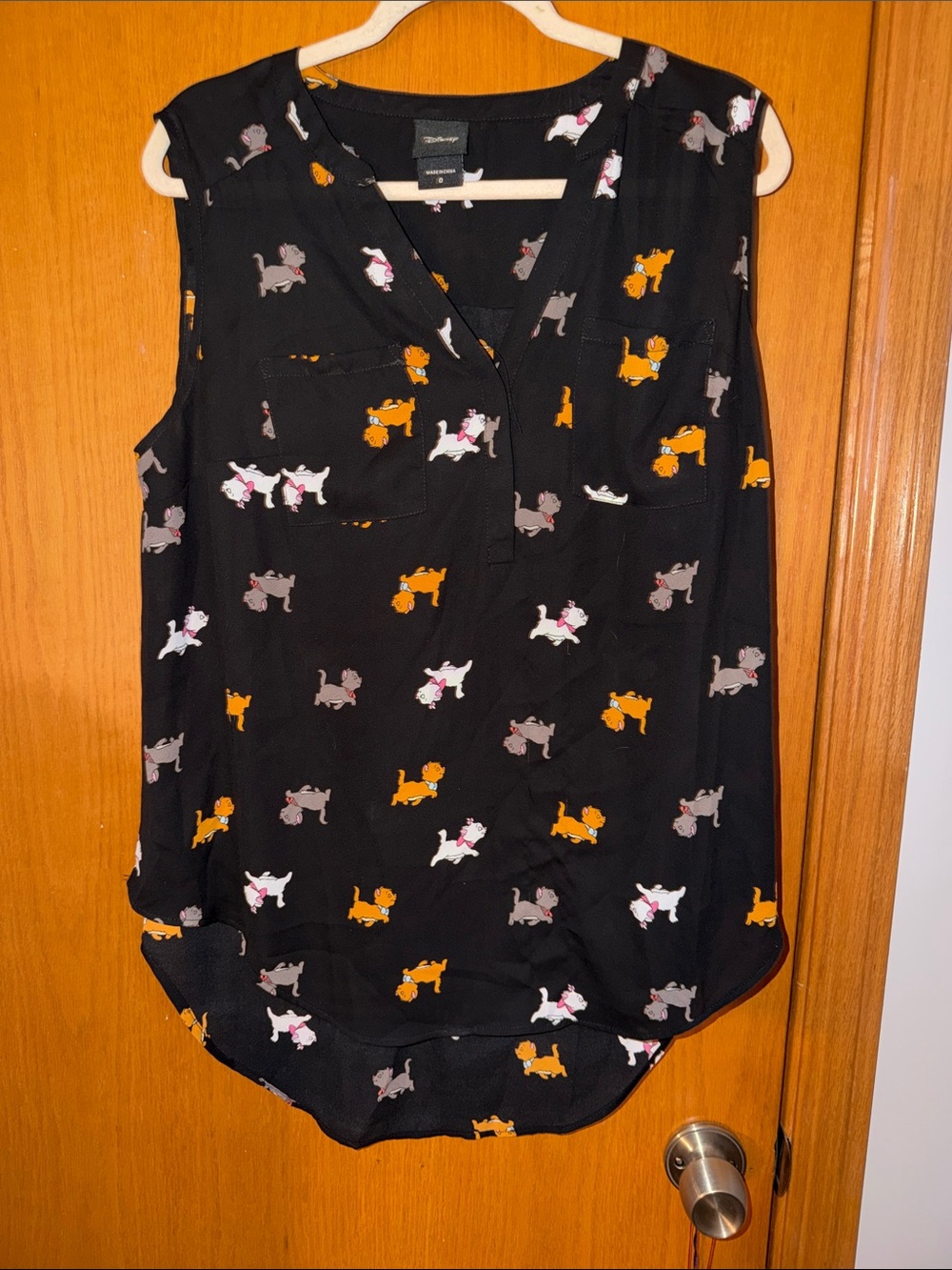 Sleeveless Disney AristoCats Print V-Neck Blouse